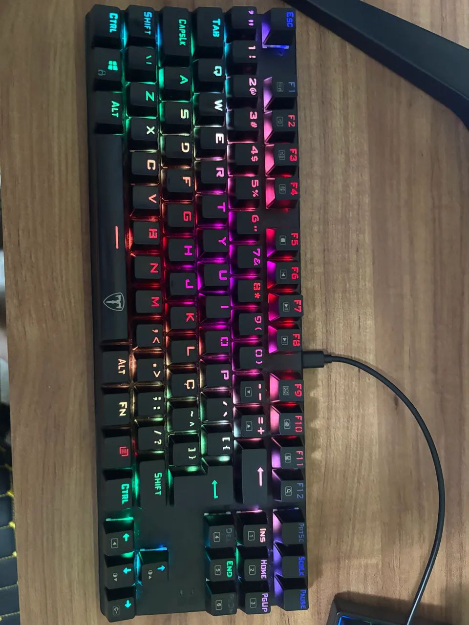 Headset hyperx cloud stringer + Teclado tdagger bora switch brow + controle pc - Foto 4