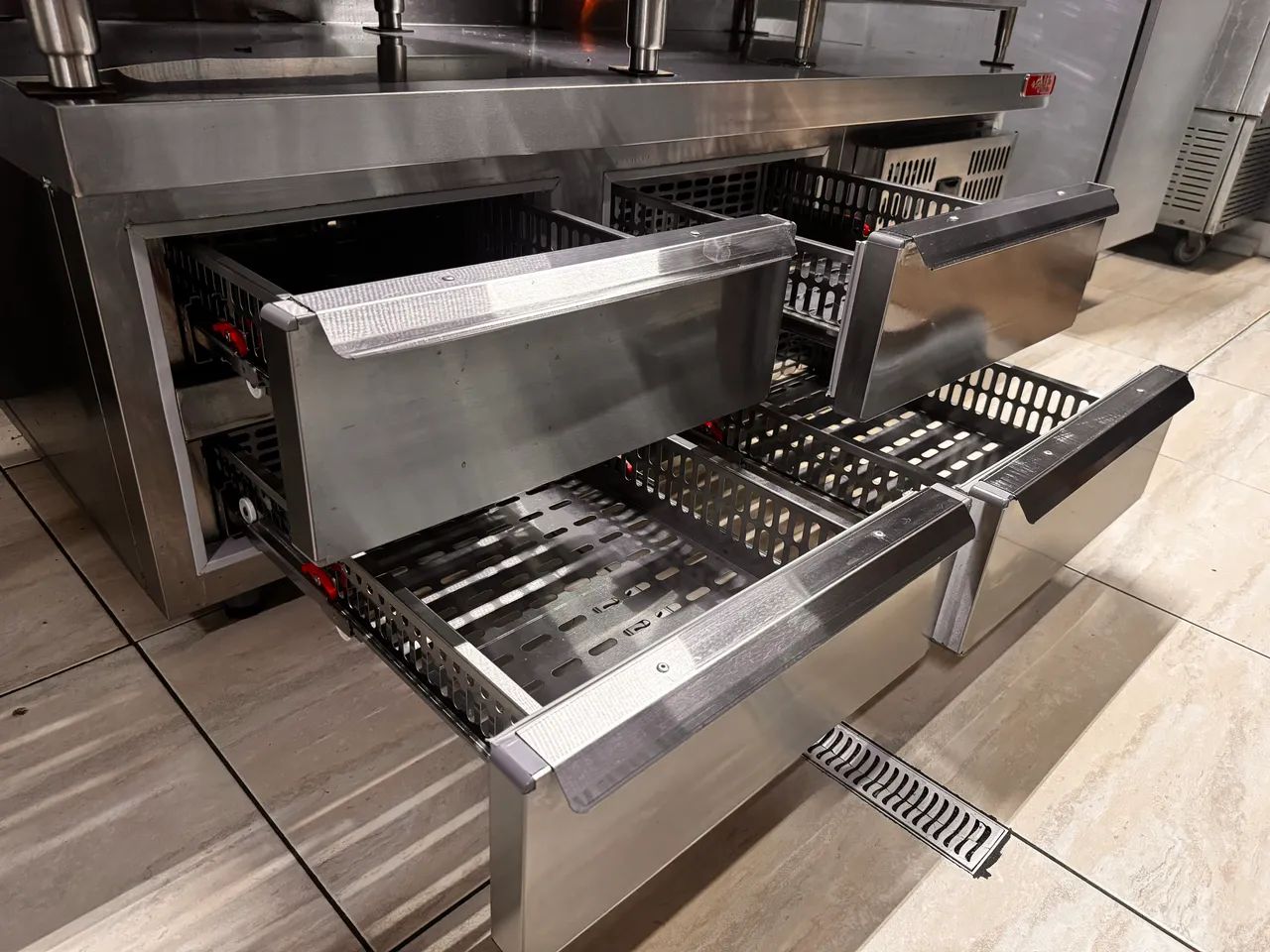 Balcão refrigerado Red Chamaleon - 4 Gavetas - Foto 4