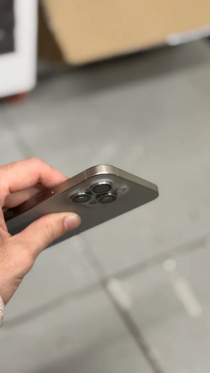 iPhone 15 pro max titanium - Foto 2