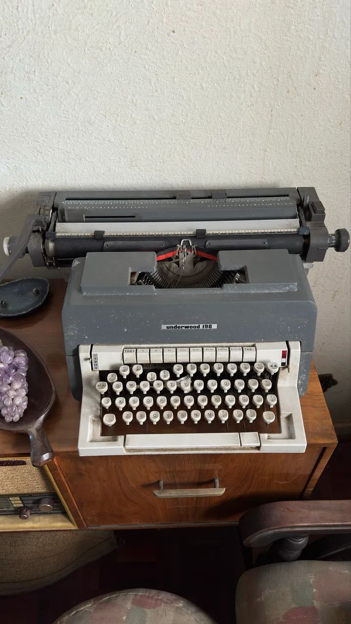 Máquina de escrever Underwood 198