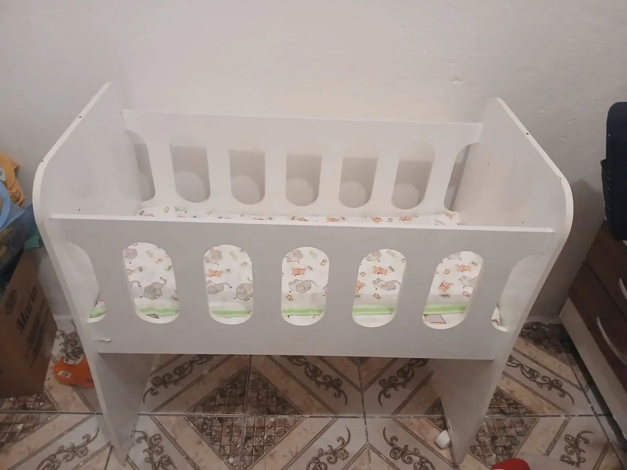 Vende-se berço 
