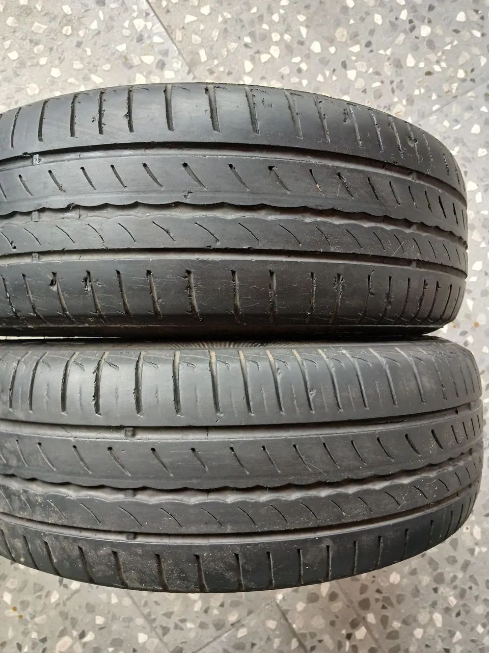 2 pneus Pirelli  usado 185/60R15 - Foto 2