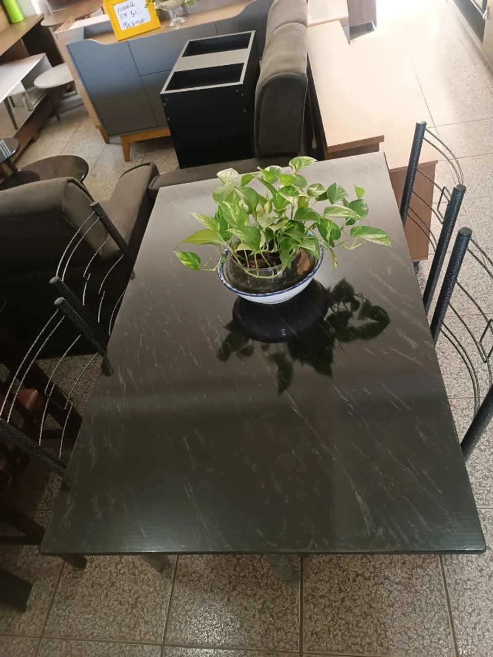 Mesa de Cozinha Marmorizada com 4 Cadeiras Nova, Entrego 