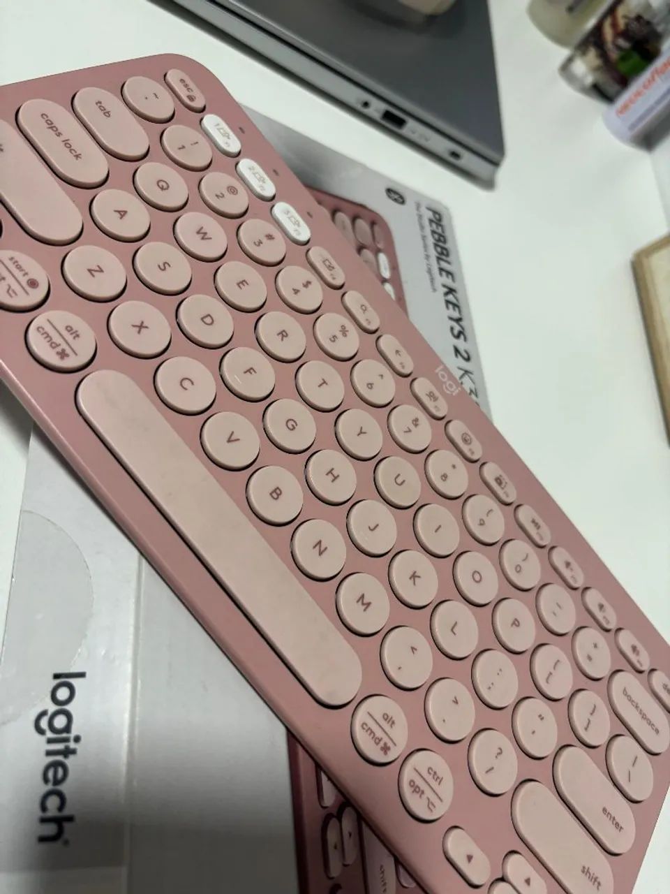 Teclado Logitech Pebble Keys 2 K380s - Rosa - Usado em ótimo estado - Foto 4