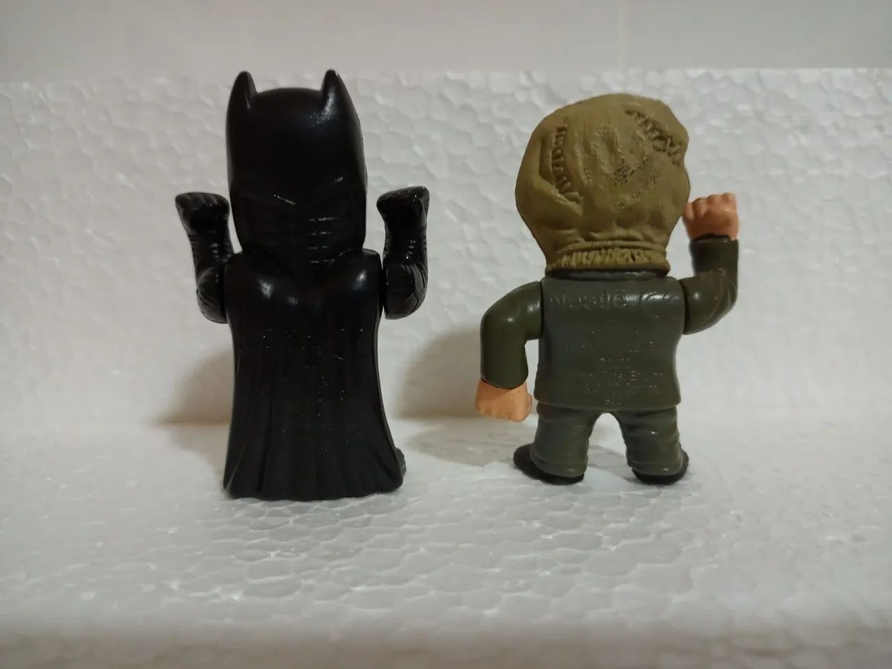 Bonecos Batman e Espantalho miniatura Nestlé  - Foto 2