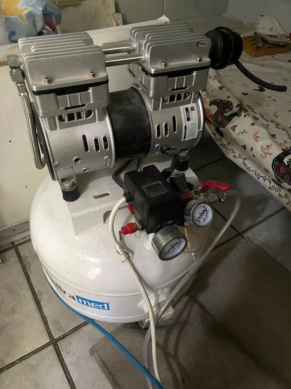 Vendo compressor odontológico Deltramed D30 - Foto 5