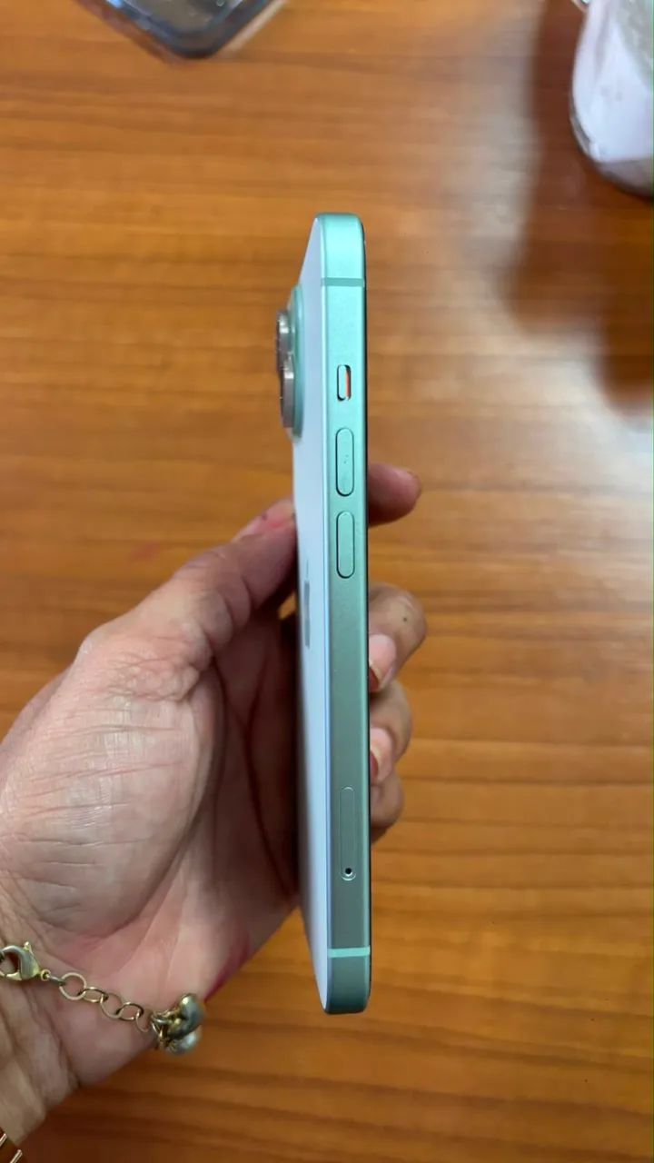 Vendo IPhone 15 128 GB 95% de bateria. Com caixa! - Foto 5