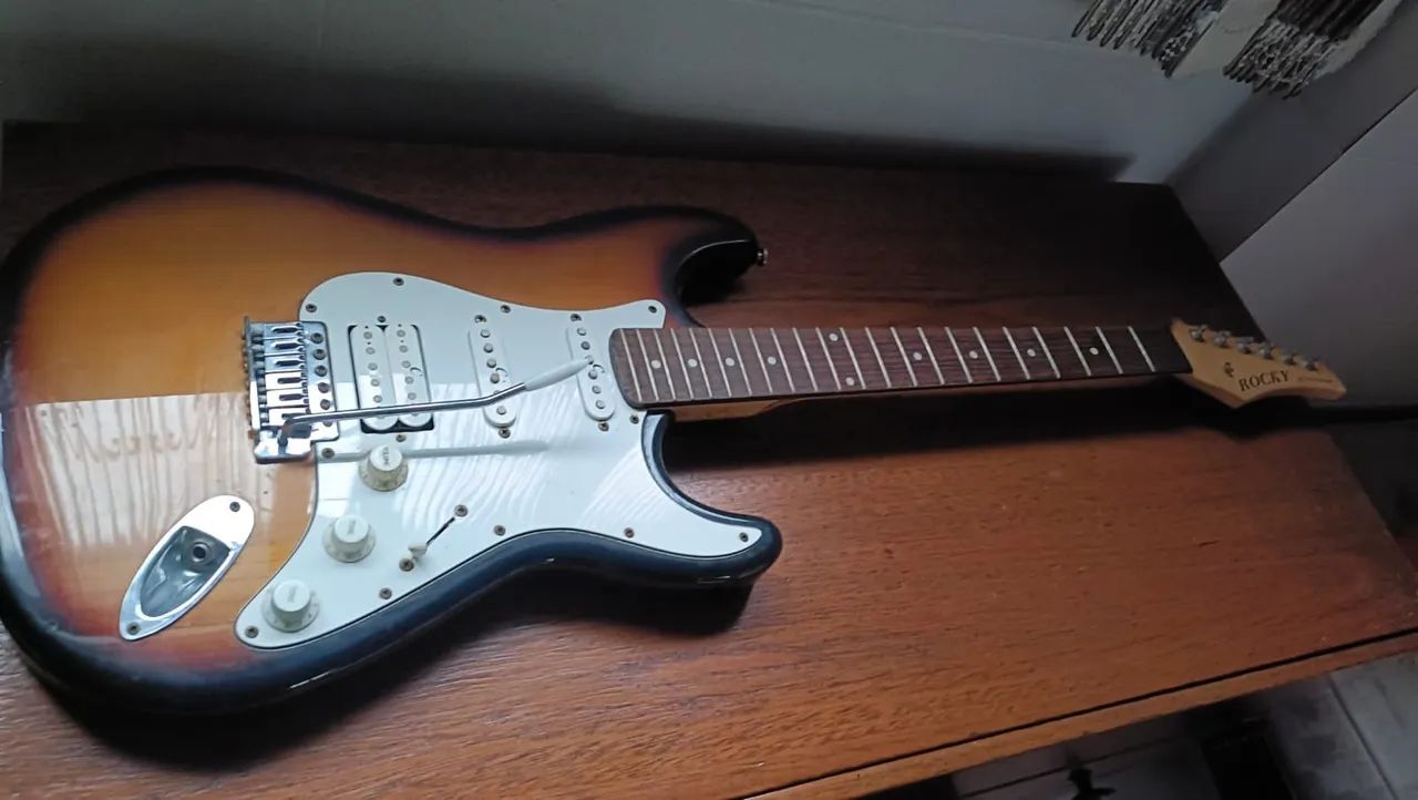 Guitarra Condor - Modelo Rocky