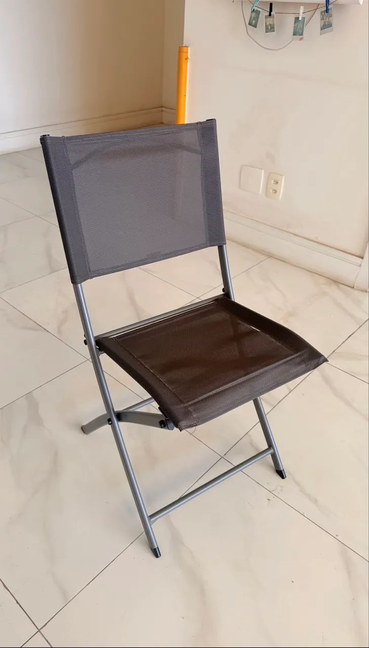 Conjunto com 4 cadeiras dobráveis 