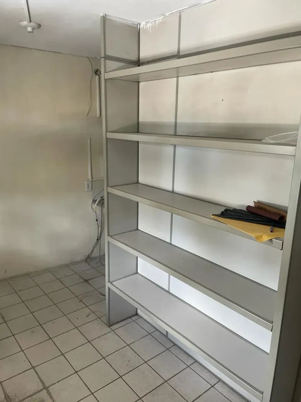 Alugo excelente e amplo galpão em ótima localização na Várzea! - Foto 5