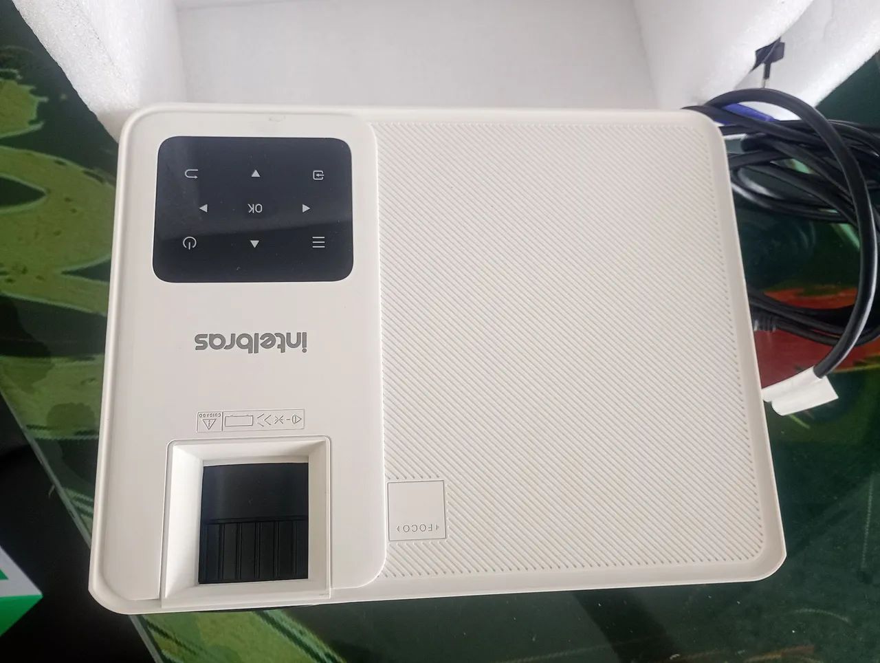 Venda de um Projetor e Tela de Projeção  - Foto 4
