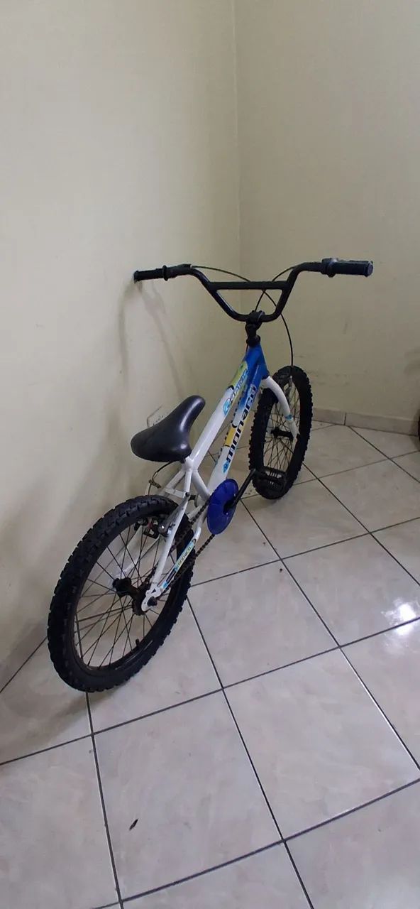 Bicicleta infantil aro 20 - Foto 4