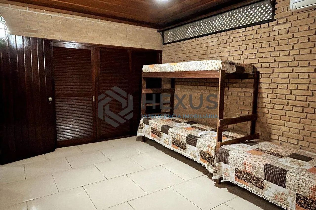 Casa térrea com piscina a 150m da Praia de Pernambuco, Guarujá - Foto 4