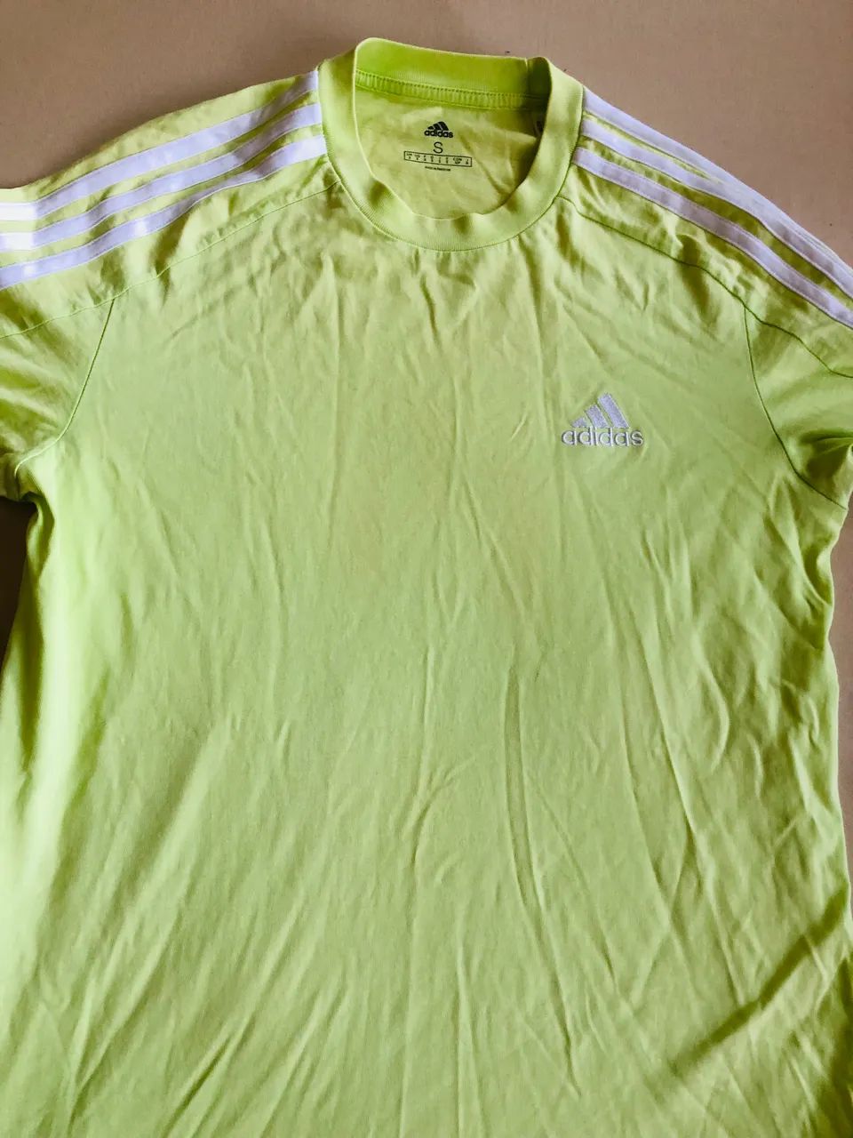 Camiseta adidas nova 