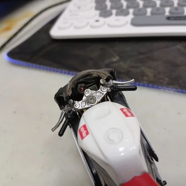 MINIATURA DE MOTO Aprilia RSV - Foto 2