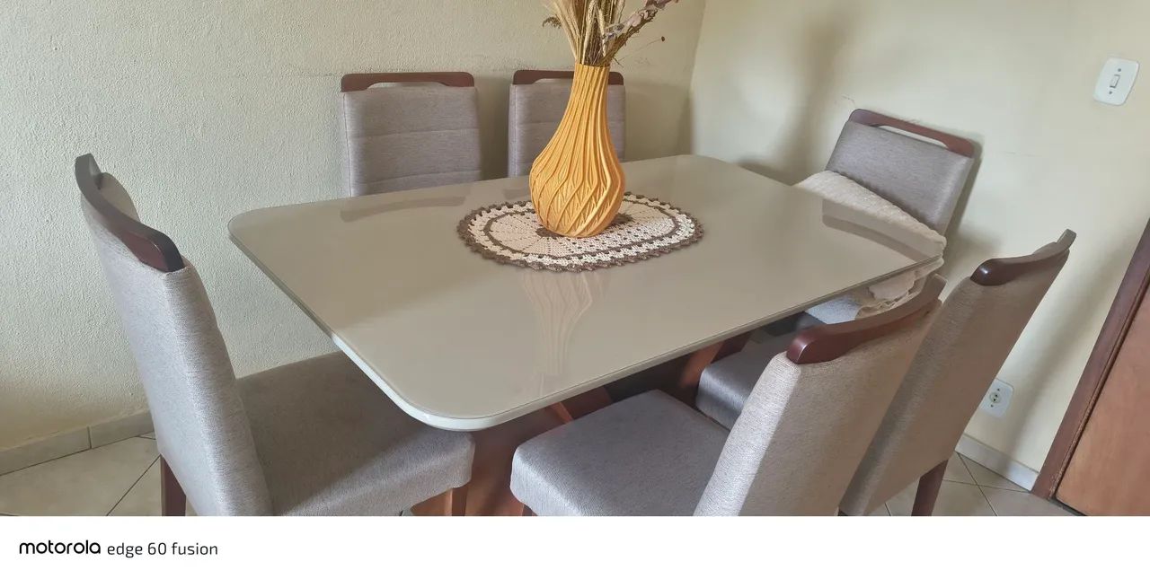 Mesa com 6 cadeiras estofadas  - Foto 2