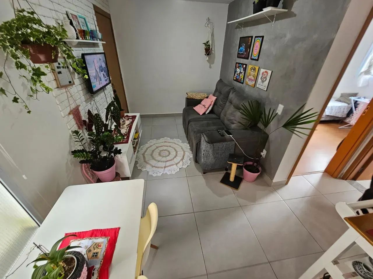 APARTAMENTO 02 DORMITORIOS COM VAGA