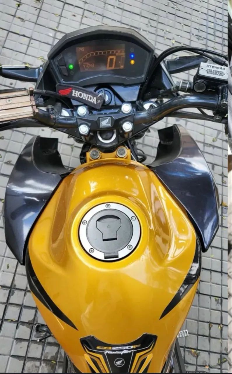CB250 TWISTER  - Foto 3