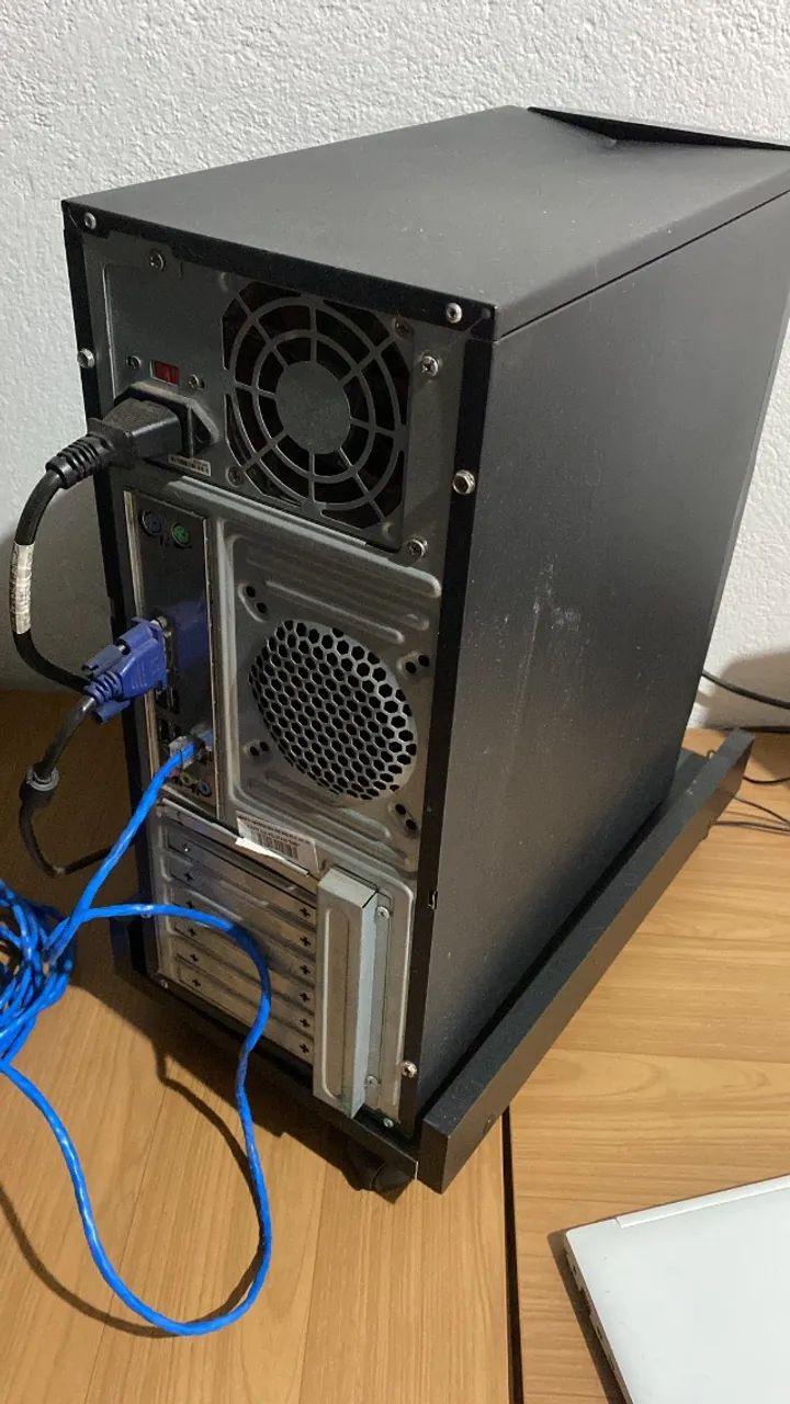 3 monitores + 1 cpu - Foto 4