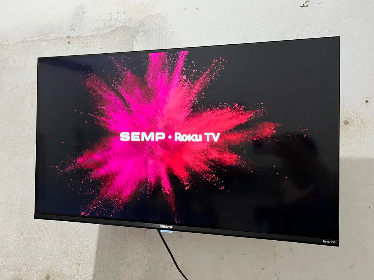 Tv semp 32 polegadas,semi nova,5 meses de uso e com nota fiscal - Foto 2