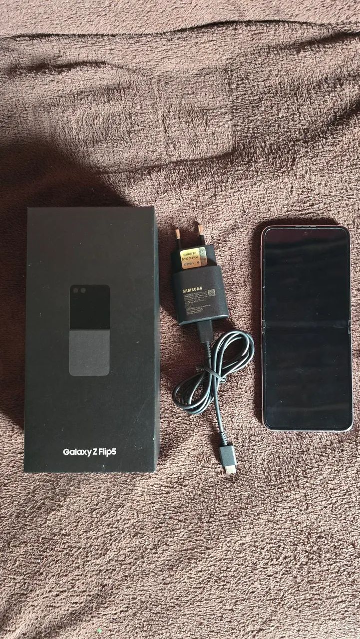 Galaxy Z Flip5 5G 512GB rosa com defeito  - Foto 2