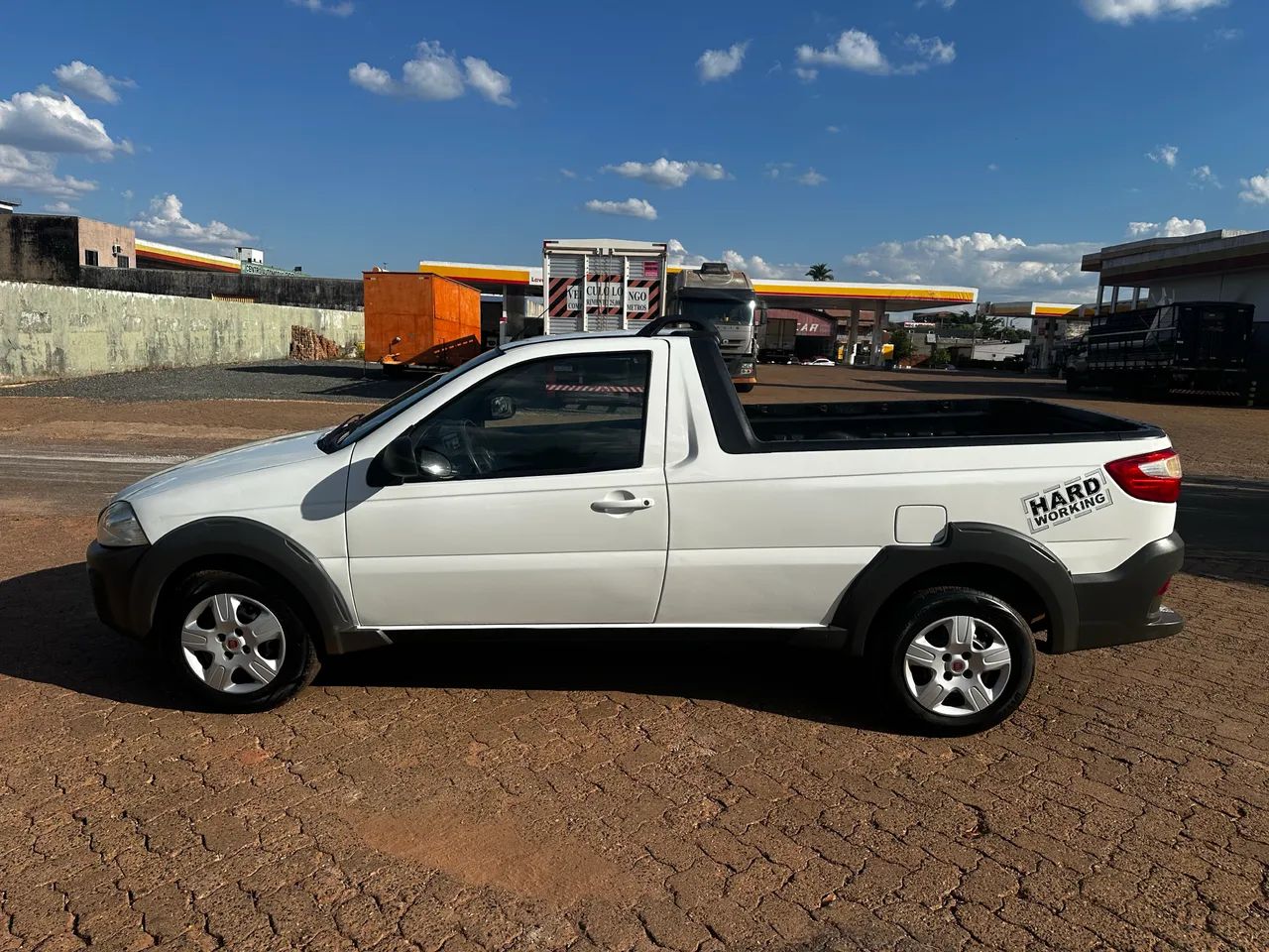 Fiat Strada Working Hard 1.4 Fire Flex 8V CS 2017 - Foto 3