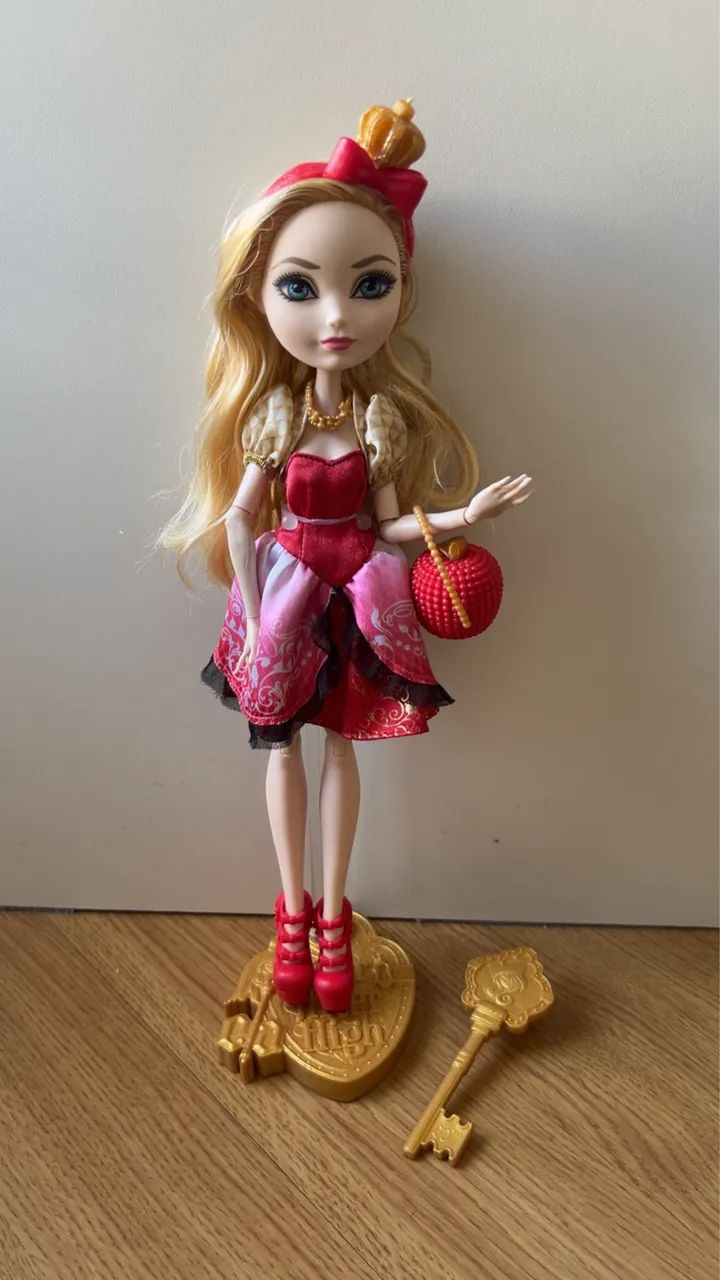 Boneca apple white - ever after high