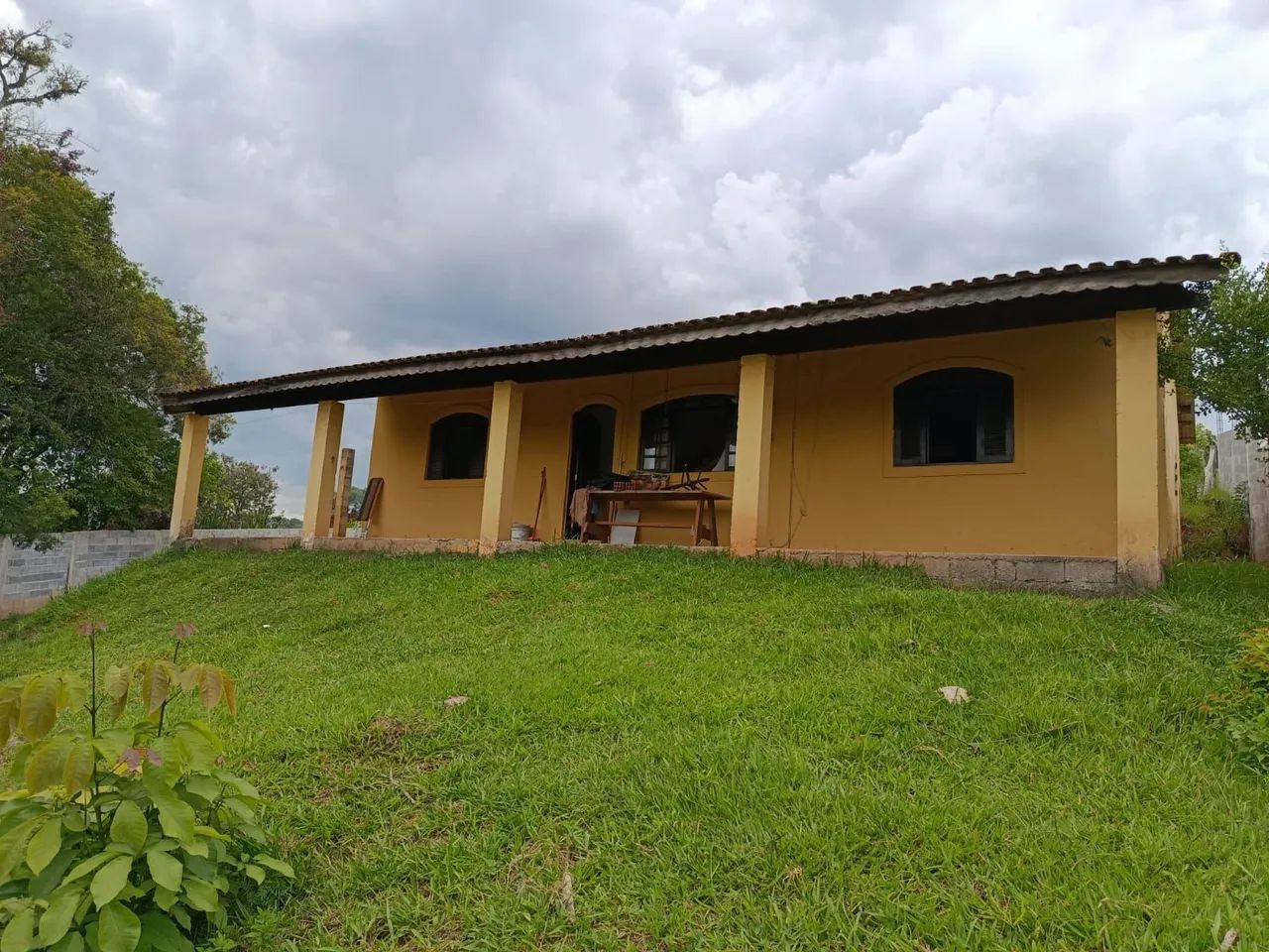 Chácara com casa a terminar 