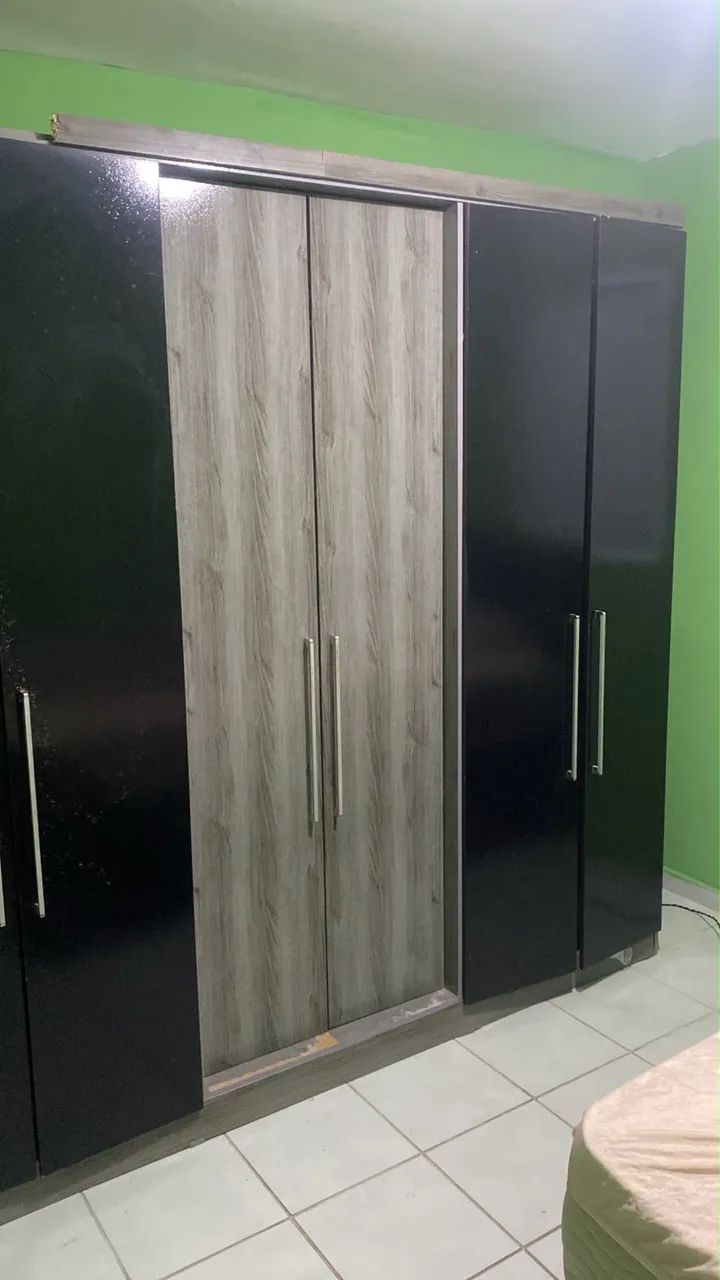 Guarda-roupas 6 portas 