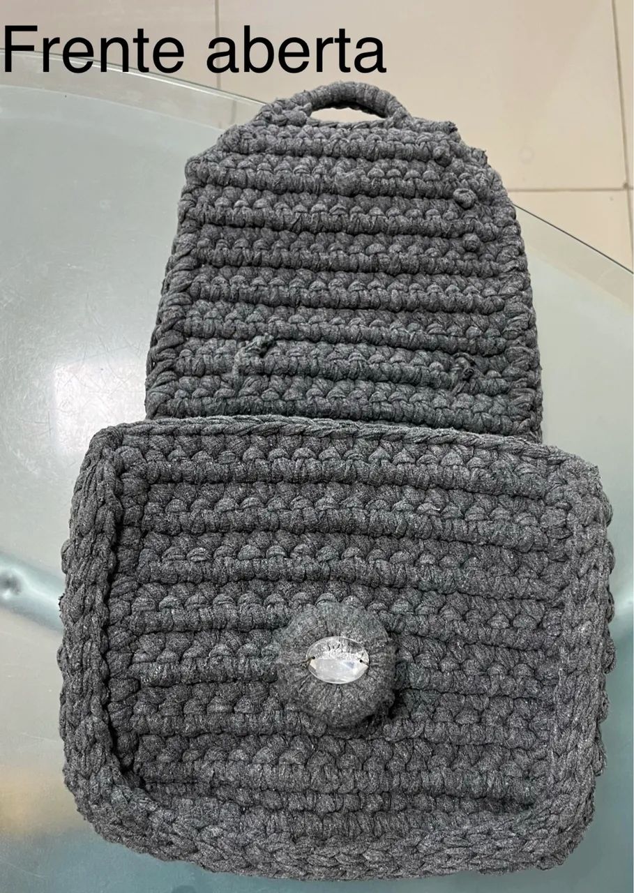 Bolsa tipo crochê, de fio de malha. - Foto 2
