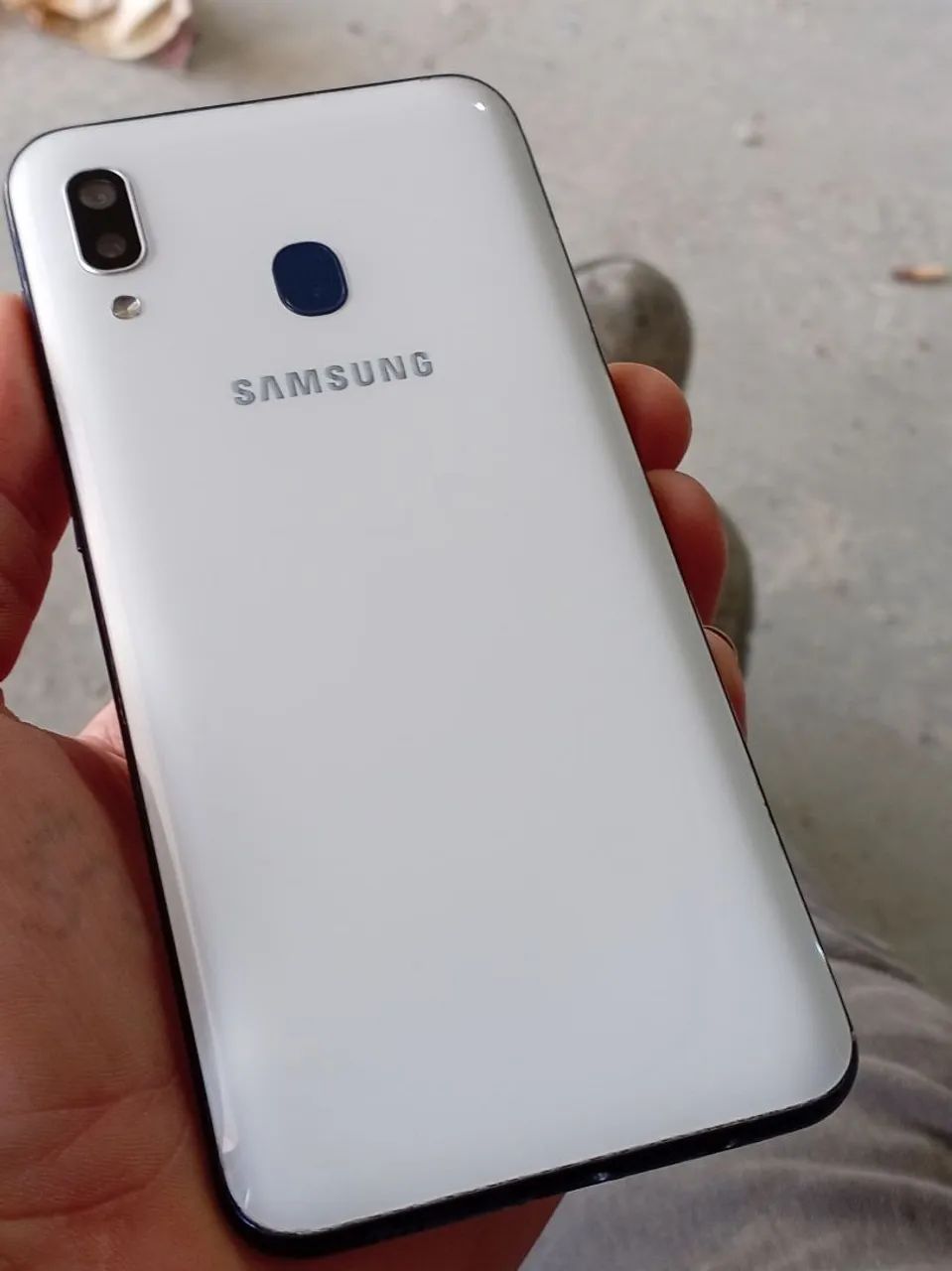 Samsung A20  Celular simples Uso básico - Foto 2