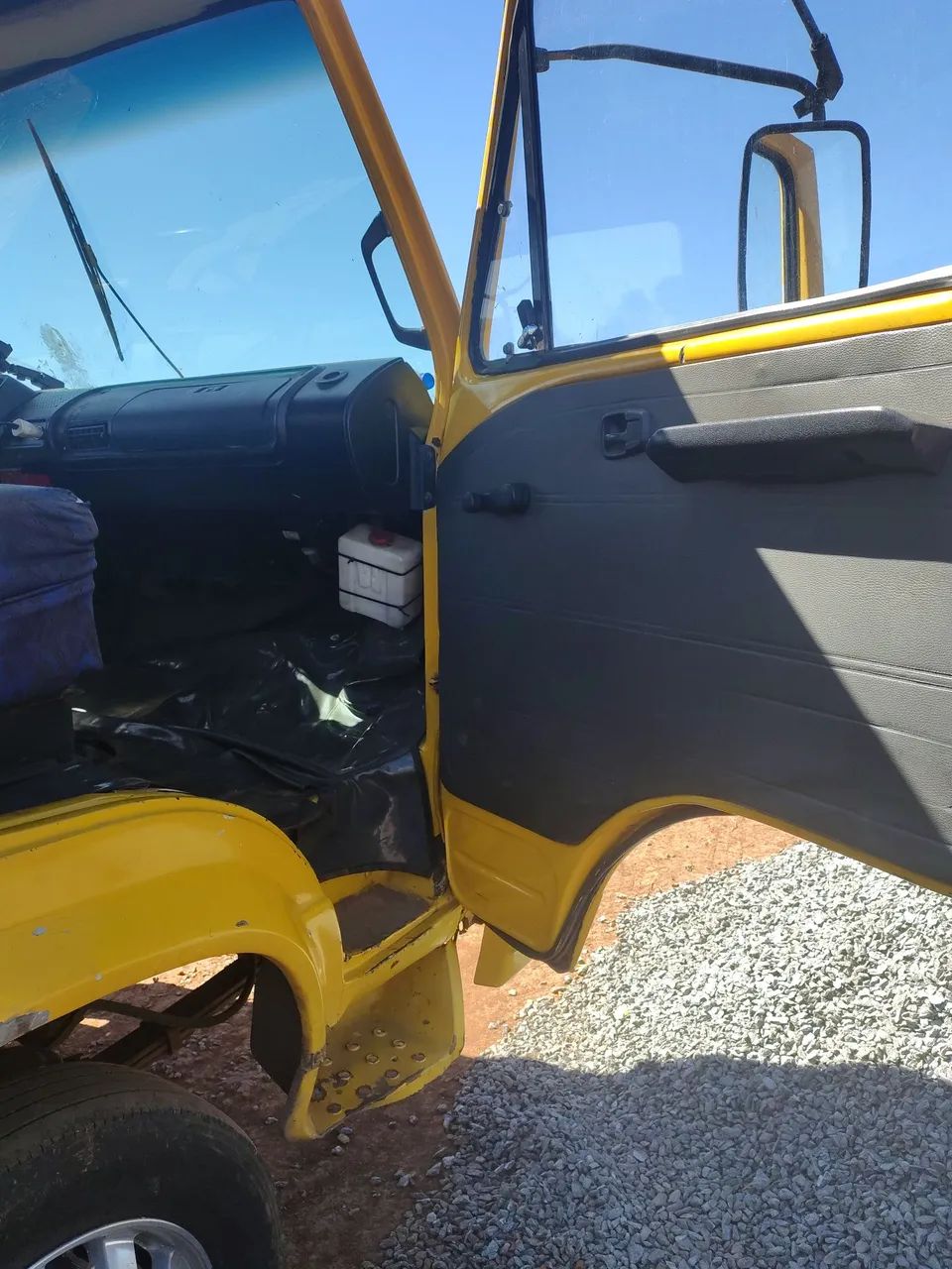 Vendo caminhão 75mil