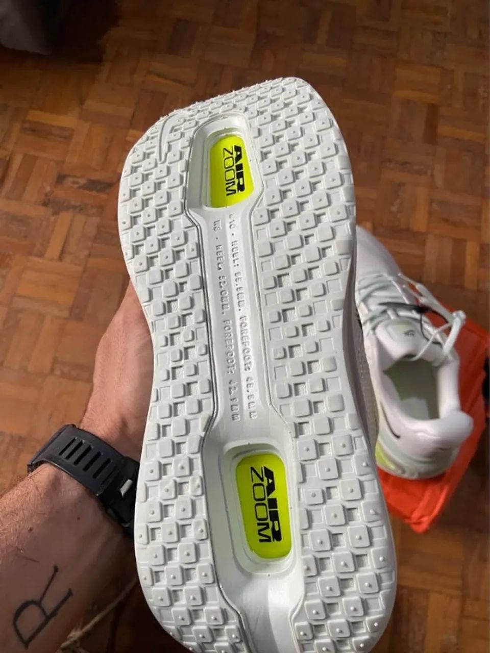 Nike Vomero Premium Barely Volt 42 - Foto 3