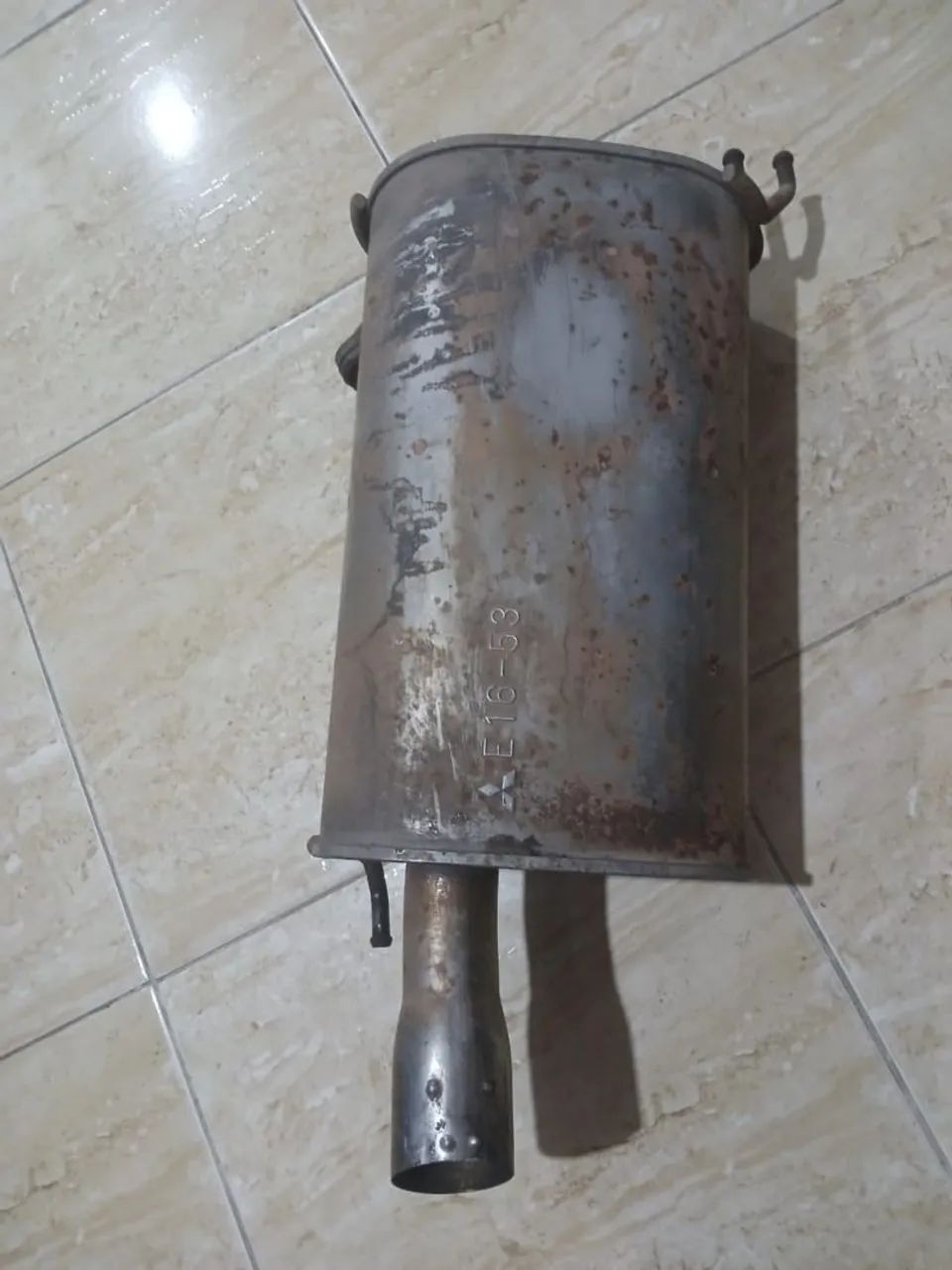 Vendo escapamento original lancer 