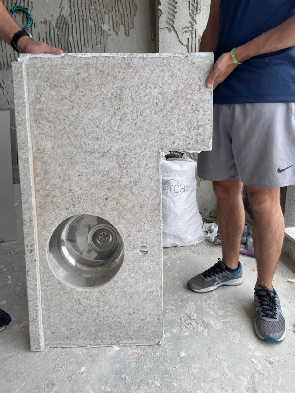 Bancada de granito com cuba para área gourmet