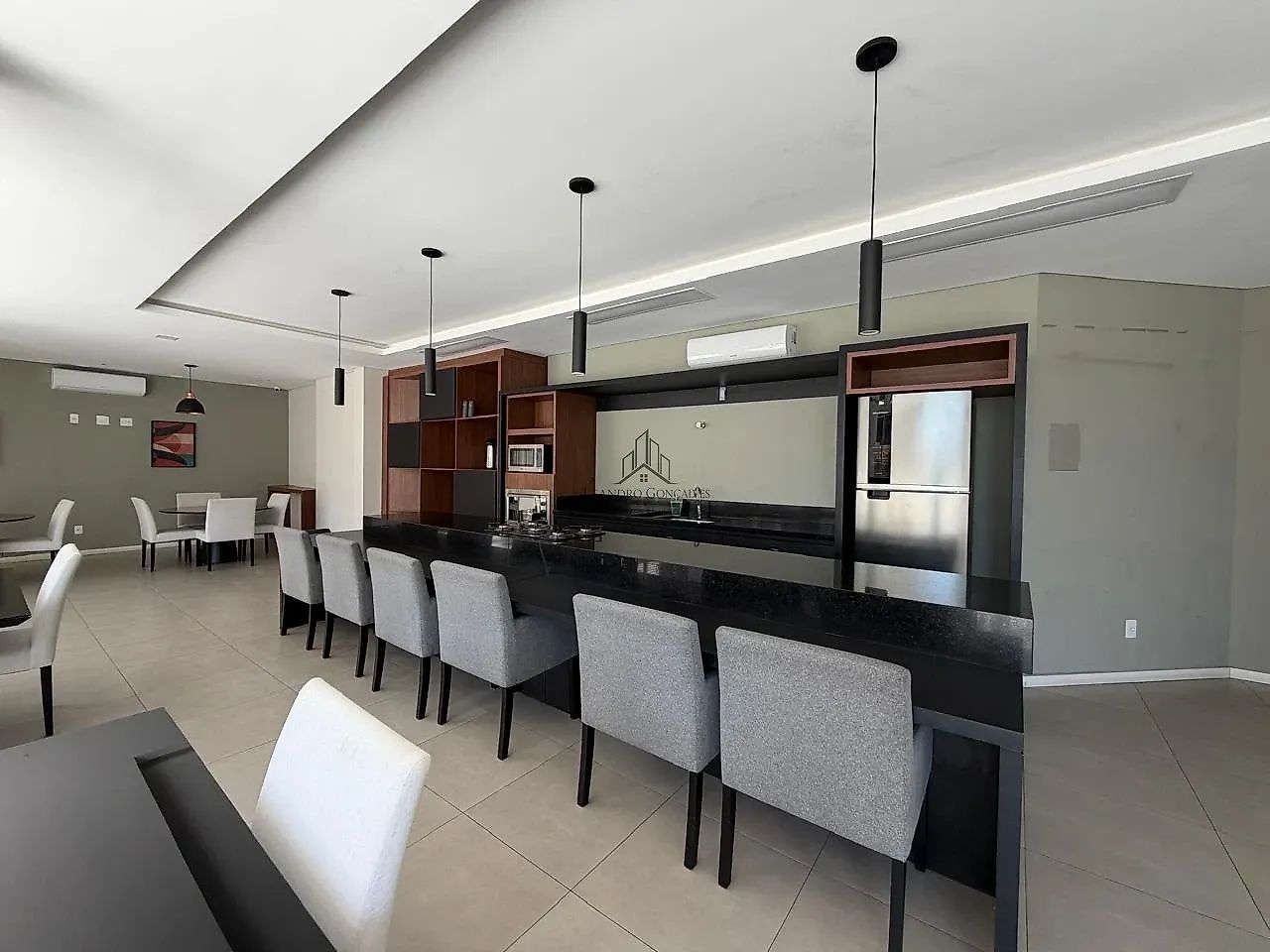 APARTAMENTO 2 DORMITÓRIOS SENDO 1 SUÍTE ABRAÃO - FLORIANÓPOLIS - Foto 3