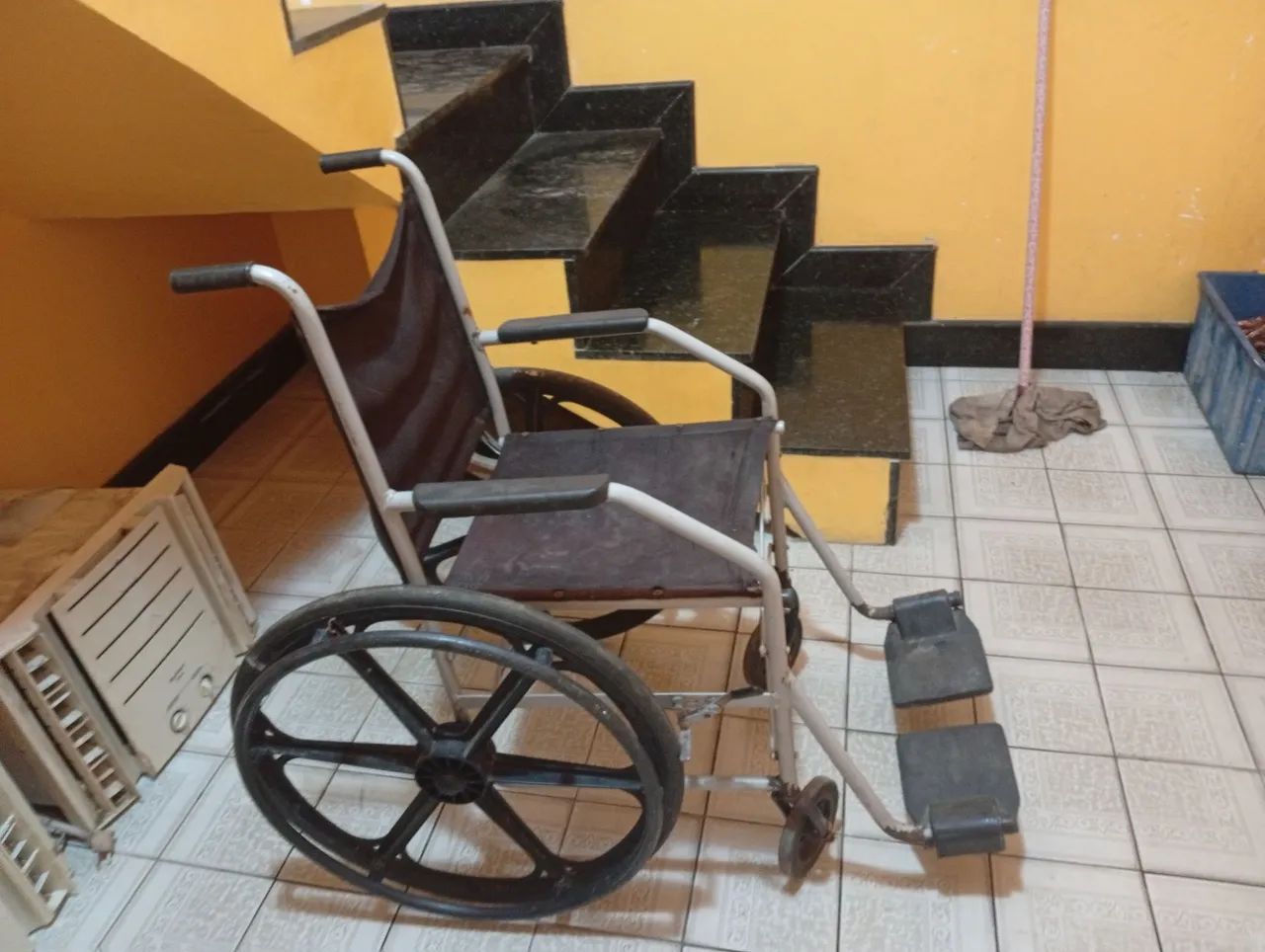 Cadeira de Rodas Para Doação - Foto 2