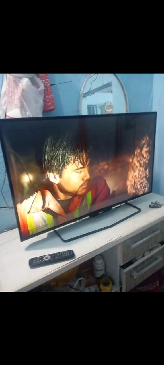 Televisão semi nova 46" philco