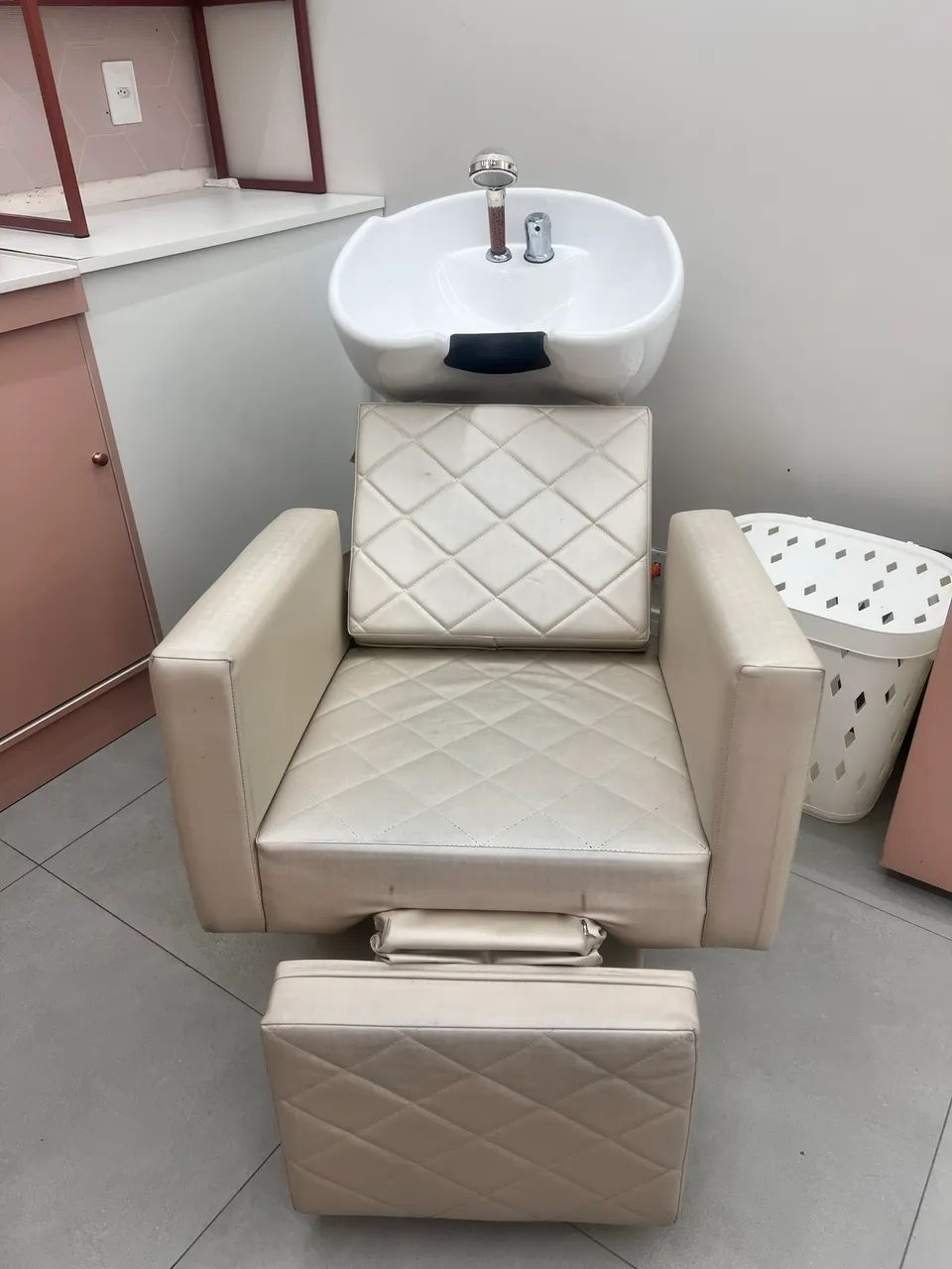 Lavatório Cuba porcelana e 2 poltronas cabeleireiros  - Foto 2