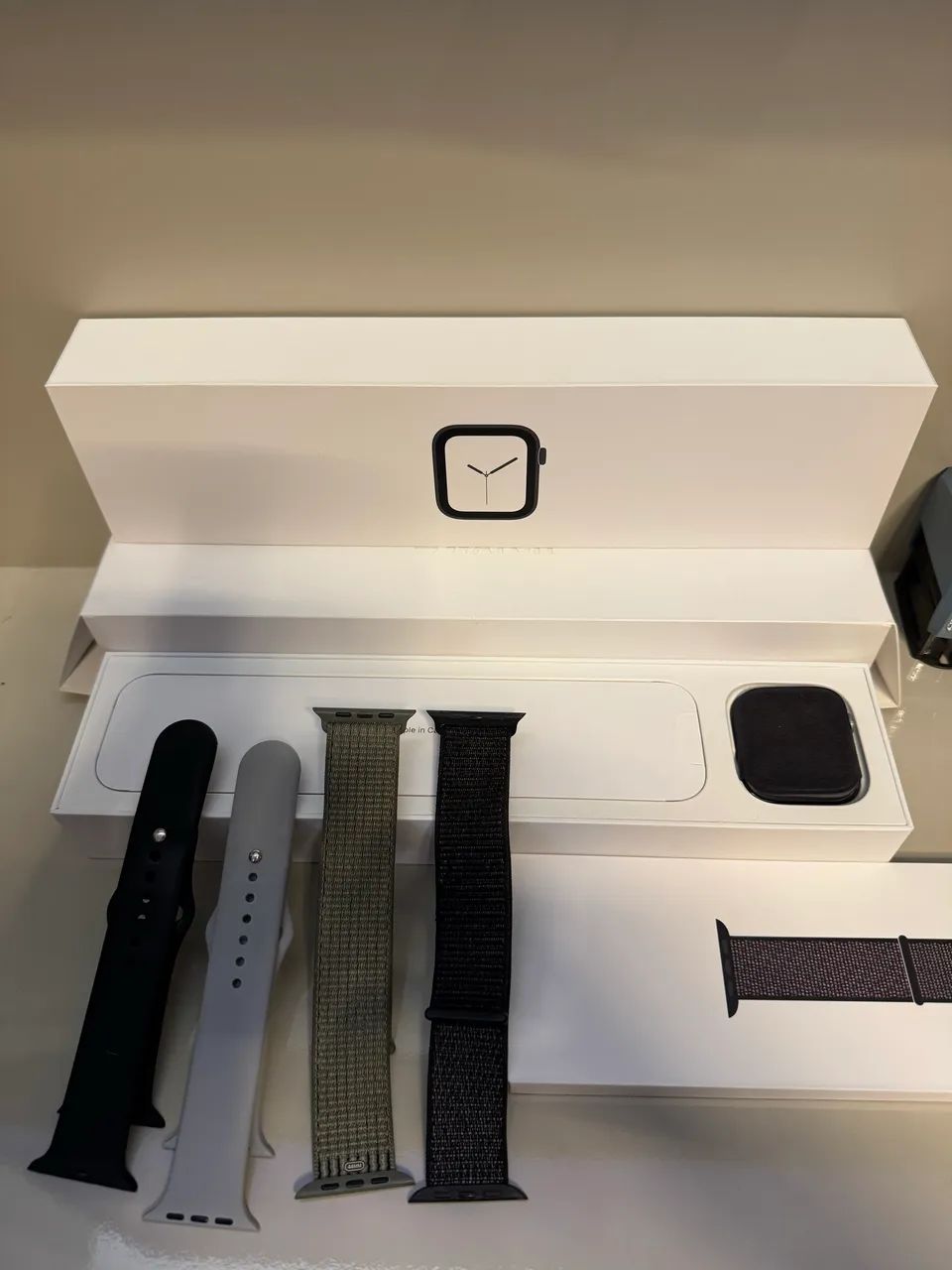 Apple Watch Series 4 44mm + 4 pulseiras - Foto 3