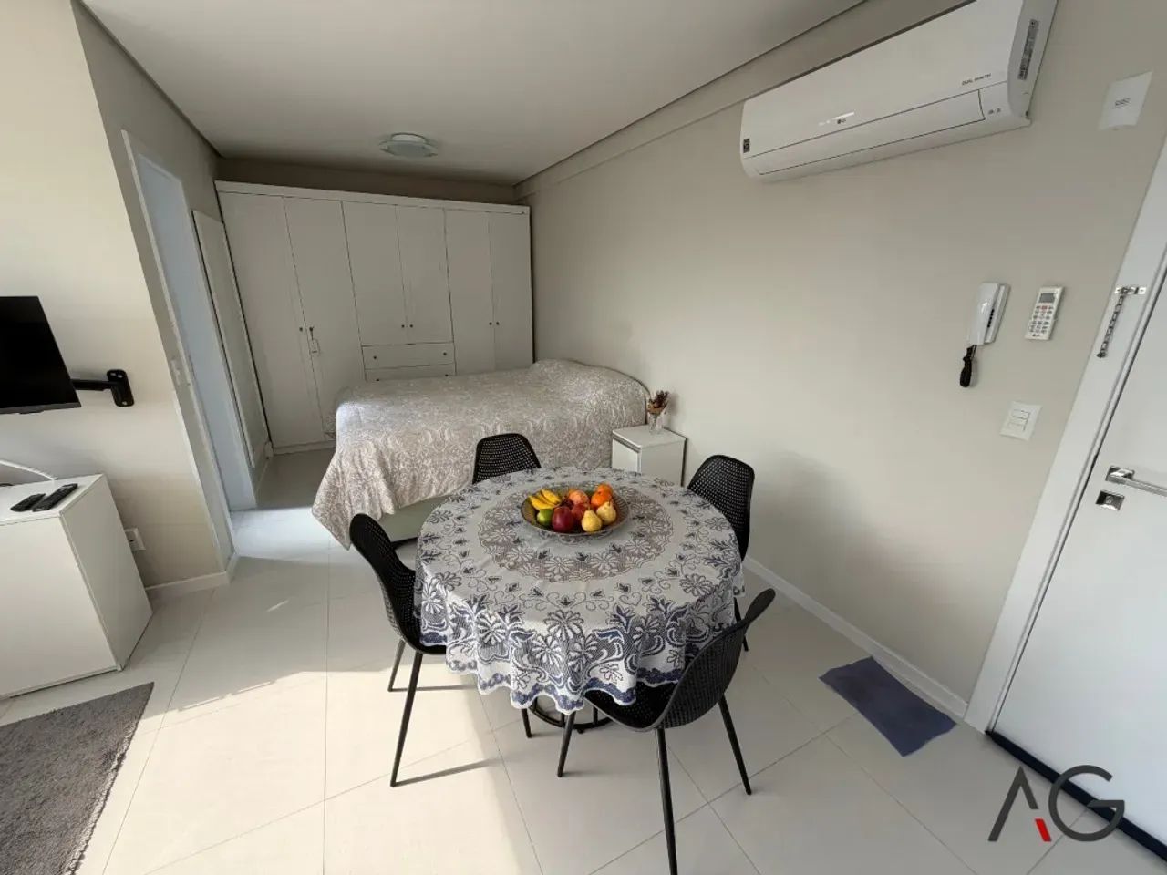 Studio mobiliado para aluguel possui 33 m² e 02 vagas em Estreito - Florianópolis - SC - Foto 3