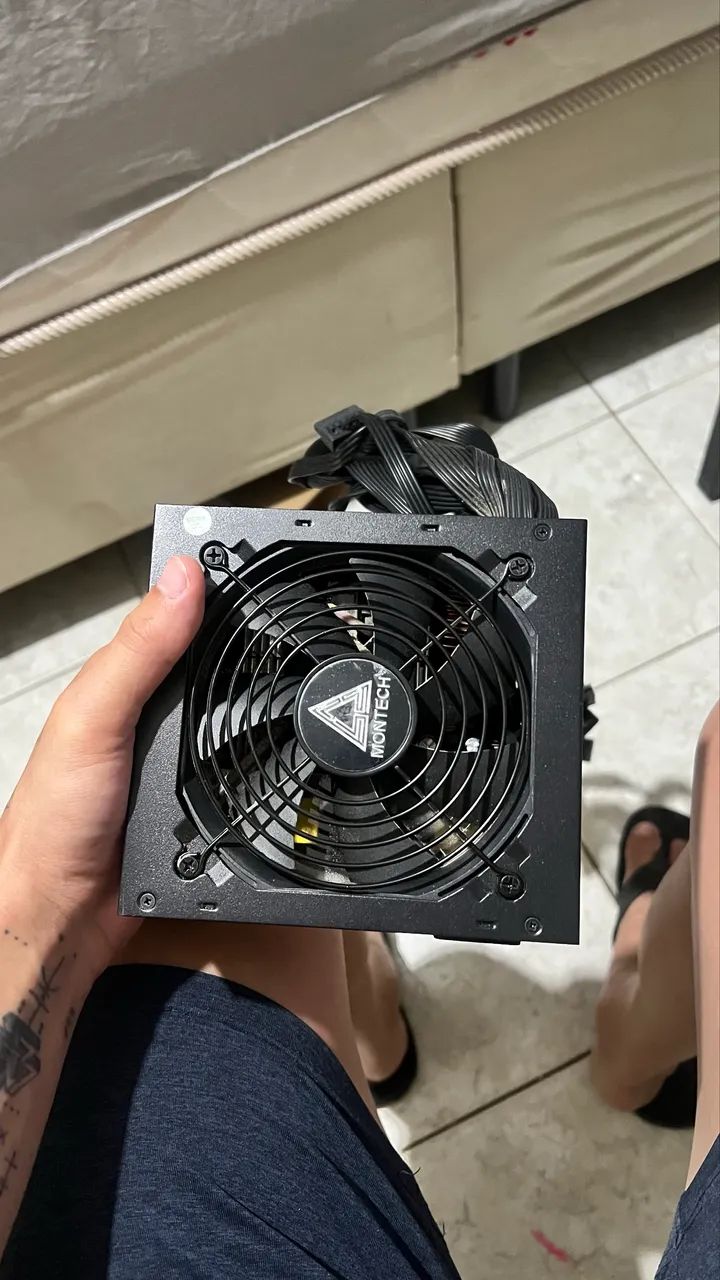 Fonte Montech 650W valor negociável  - Foto 3