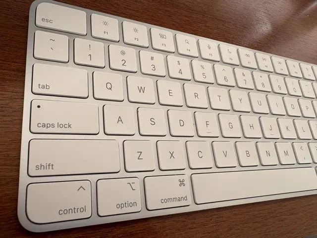 Teclado Apple Magic Keyboard 2 - Touch ID - Branco - Foto 2
