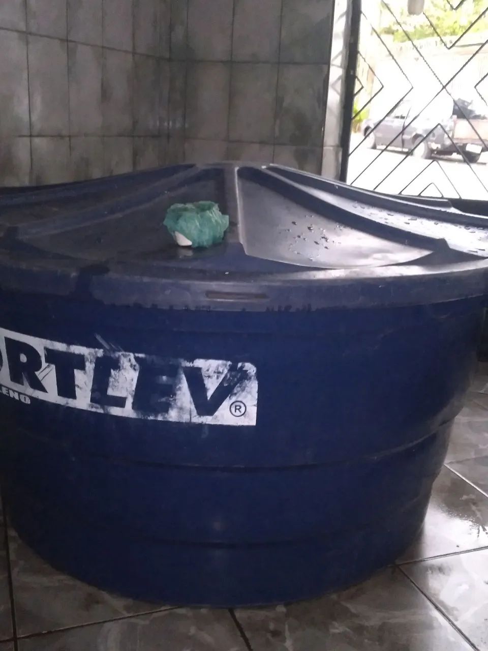 Vendo Caixa de Água Fortlev 1000