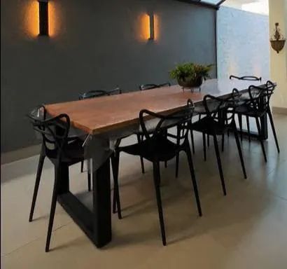 Mesa madeira c/ 8 cadeiras 