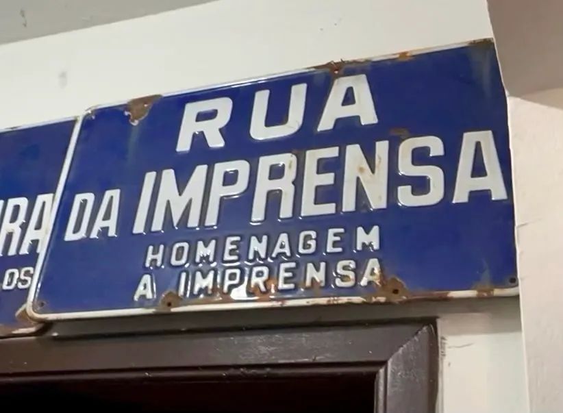 Placa de rua antiga esmaltada 