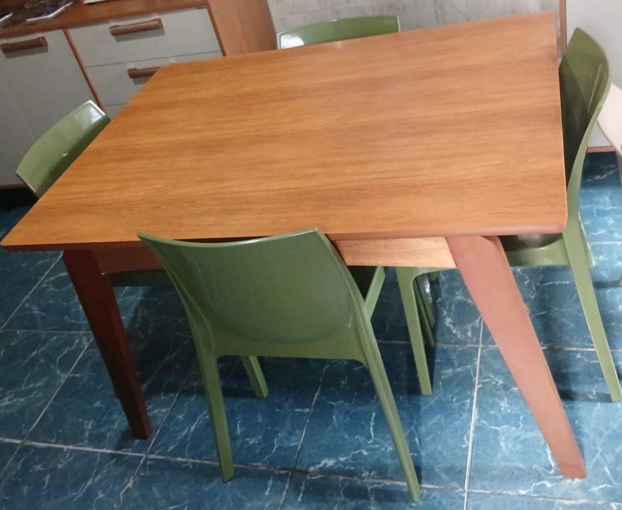 Mesa de madeira. Pechincha! - Foto 2