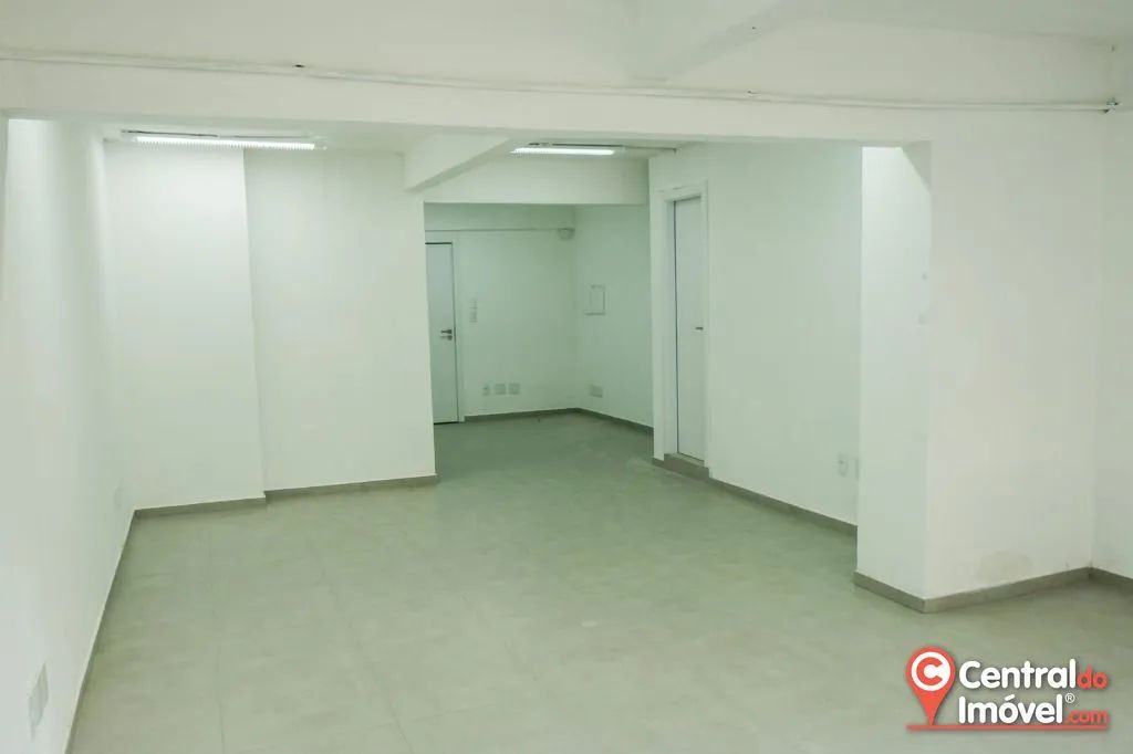 Sala comercial com 200m² na Av. Atlântica  Espaço e visibilidade - Foto 5