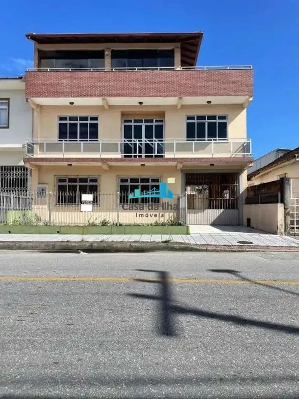 Casa comercial e residencial em Barreiros