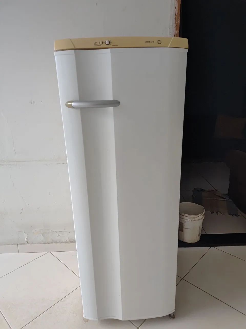Geladeira bem conservada 